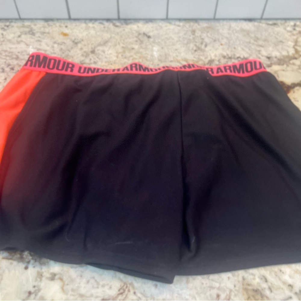 Under Armour Women's Black and Orange Shorts size XL - Picture 8 of 8
